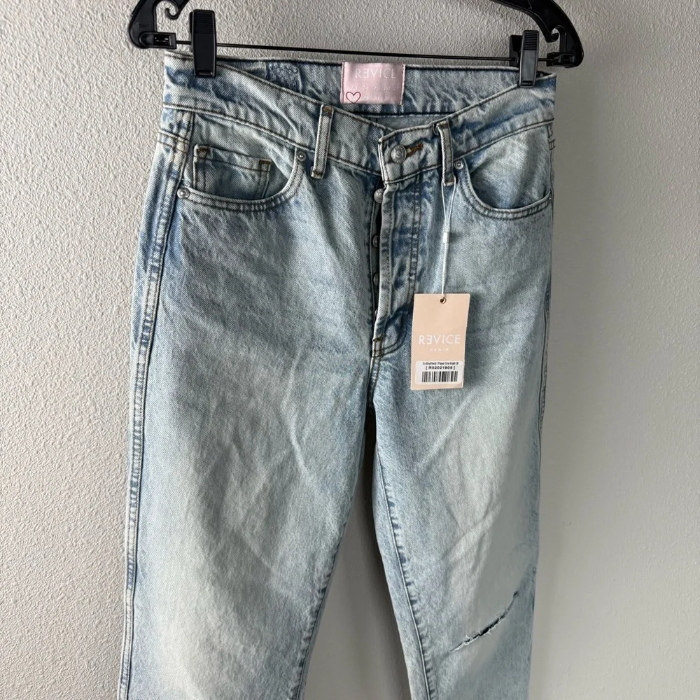 New REVICE Denim Ex-Boyfriend Jeans Player One Denim Distressed Women’s Size 28